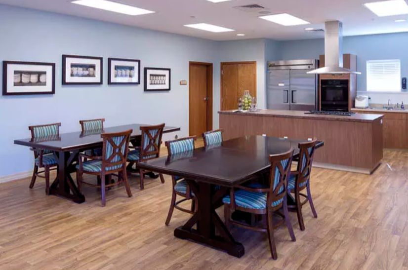 The Oxford Grand (UPDATED) Get Pricing, See 6 Photos & Read Reviews