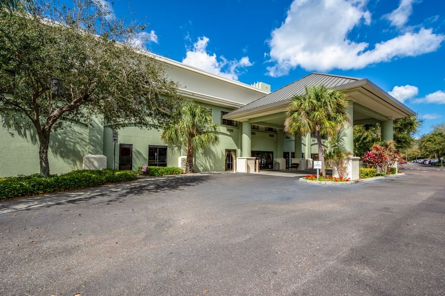 Elison Senior Living At Pinecrest (UPDATED) - Get Pricing, See 21 ...