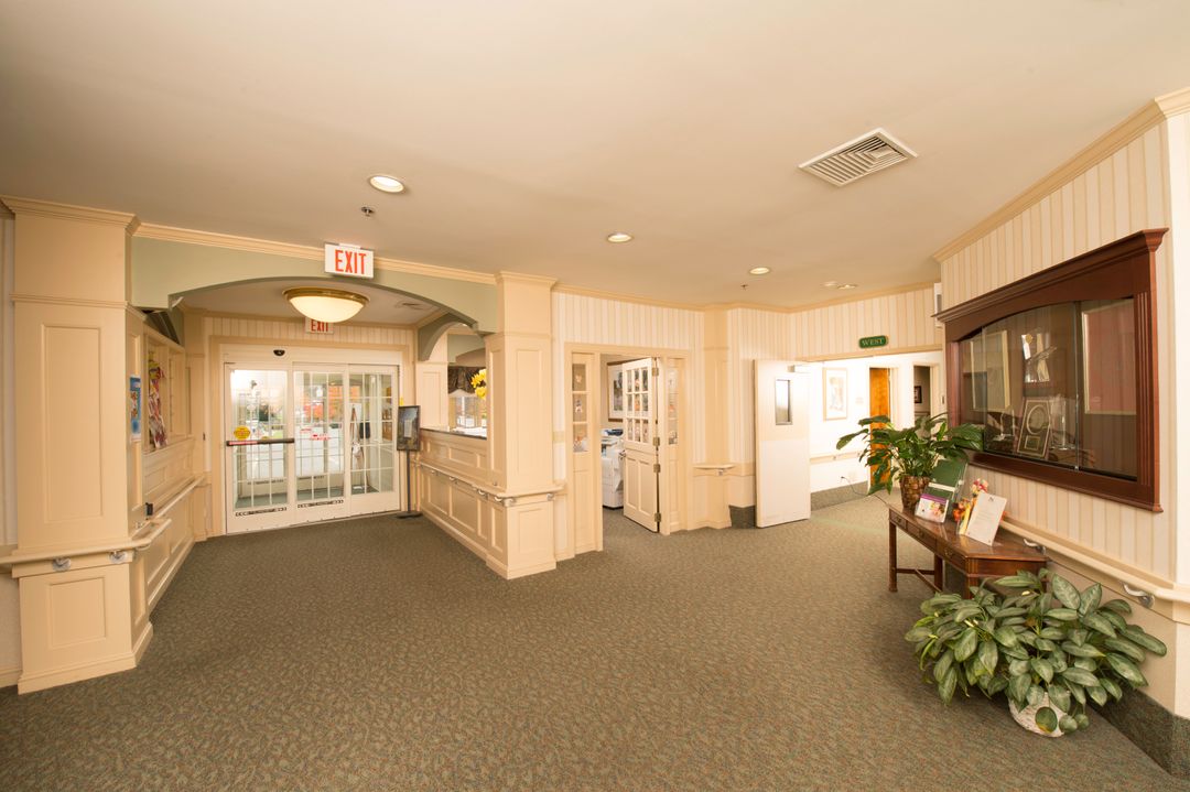 Manchester Manor Pricing, Photos & Amenities in Manchester, CT Seniorly