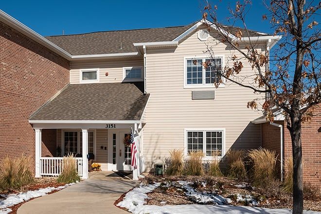 The Courtyard At Lakewood - Get Pricing, Photos & Amenities in Lakewood ...