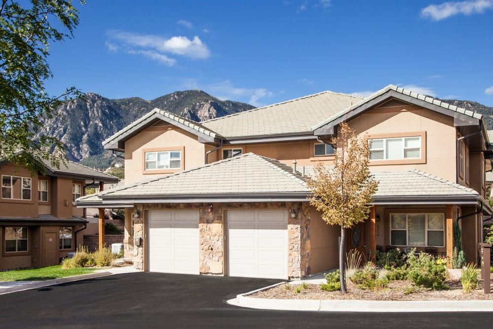 The Palisades At Broadmoor Park (UPDATED) Get Pricing, See 32 Photos & See Floor Plans in