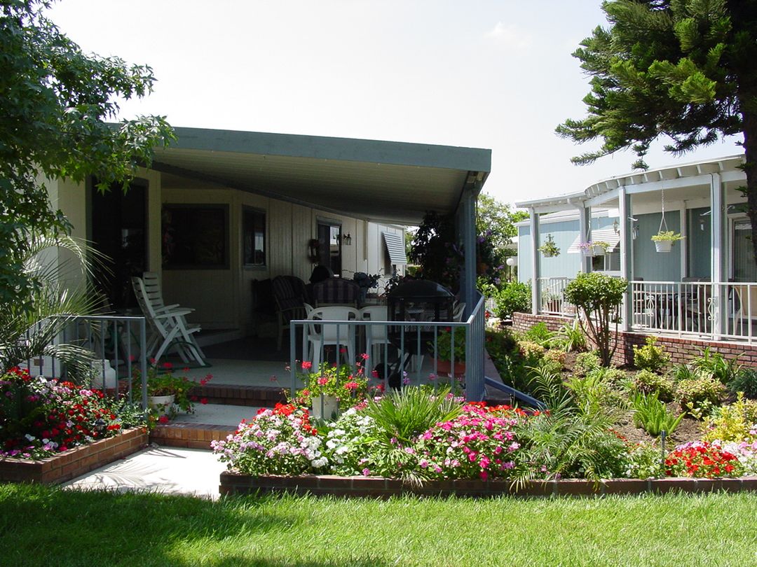 Lake Park Brea (UPDATED) Get Pricing & See 3 Photos in Brea, CA