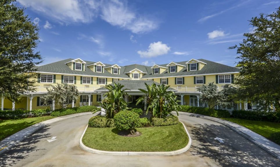 Arbor Oaks At Greenacres (UPDATED) Get Pricing & See 5 Photos in Lake