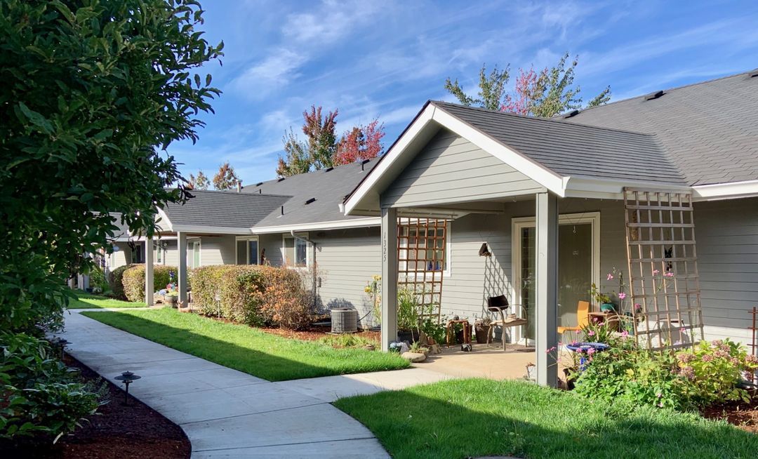 Magnolia Gardens Cottage Grove