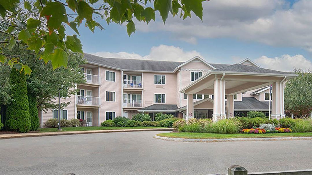 Holiday Maple Suites (UPDATED) Get Pricing, See 52 Photos & See Floor