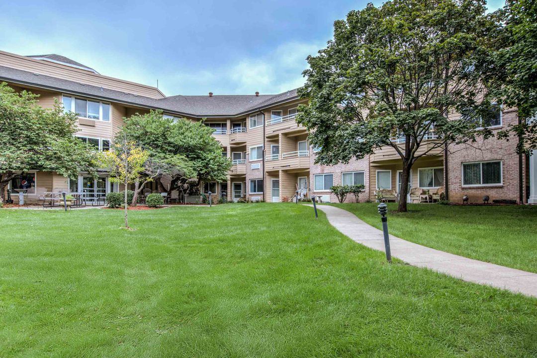 Independence Village Of Des Moines (Beaverdale Estates) (UPDATED) Get