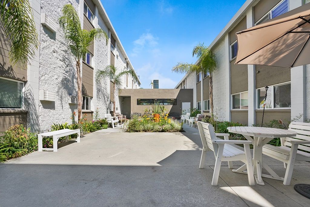 Arbor Palms Of Anaheim (UPDATED) Get Pricing, See 25 Photos & Read Reviews in Anaheim, CA