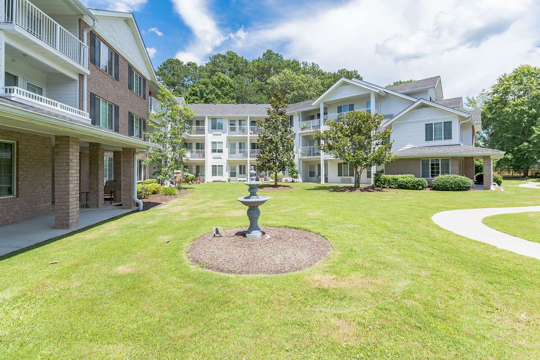 Lighthouse Pointe by Barclay House (UPDATED) - Get Pricing, See 44 ...