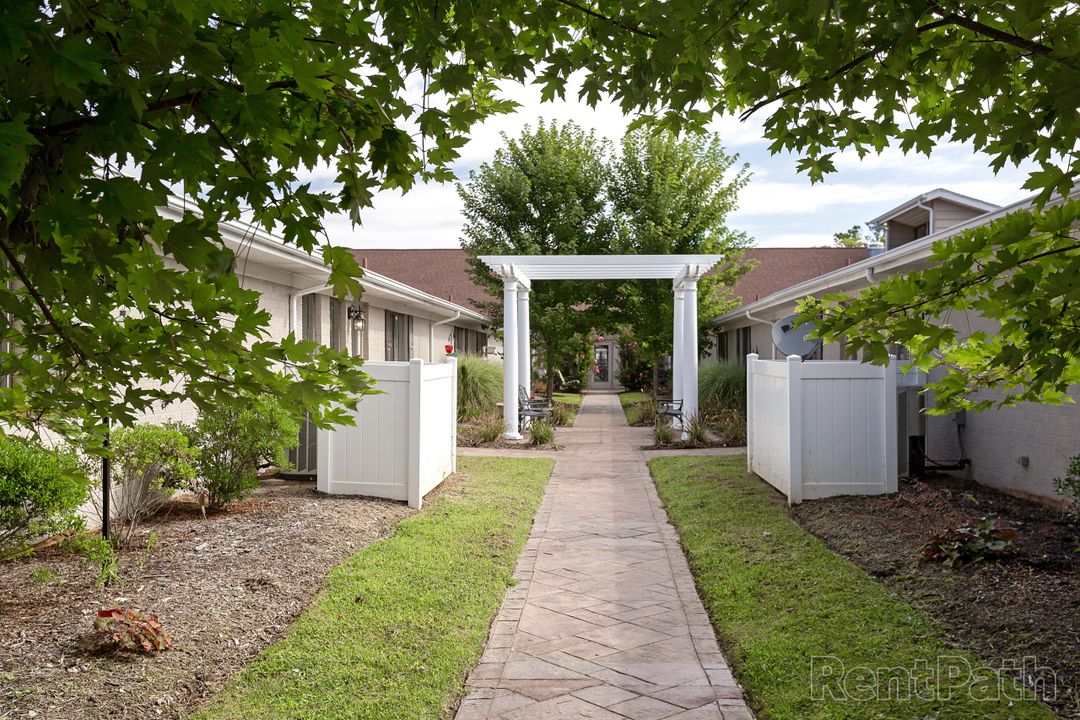 Commonwealth Senior Living At Radford (UPDATED) Get Pricing, See 10