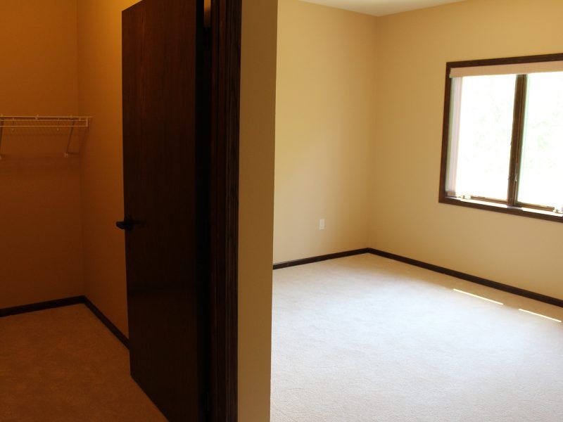Countryside Living (UPDATED) Get Pricing & See 5 Photos in Mitchell, SD