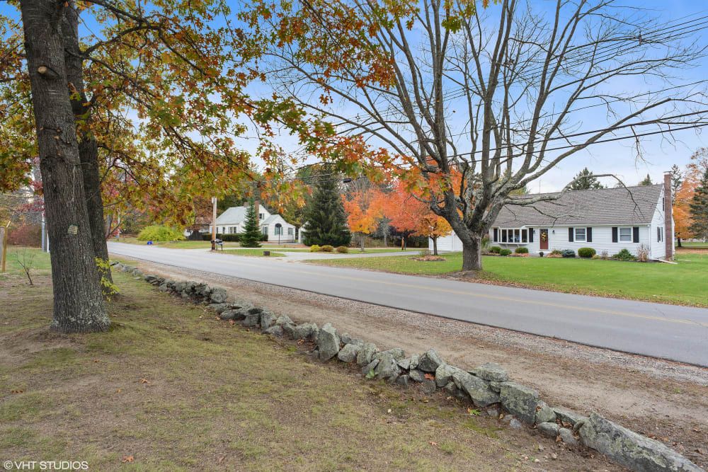 Pines Of Newmarket (UPDATED) Get Pricing, See 12 Photos & See Floor