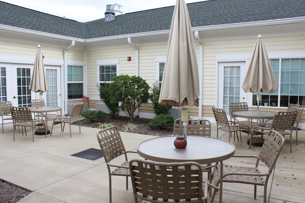 Massey Springs Senior Living Get Pricing & See 6 Photos in Bowling