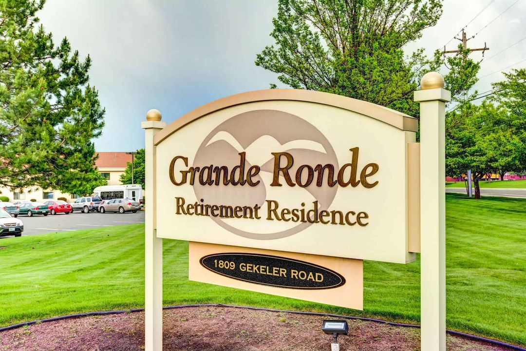 Grande Ronde Retirement Residence Pricing, Photos & Amenities in La
