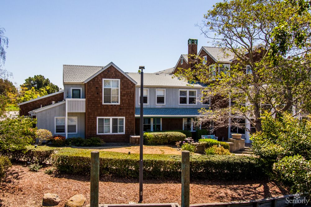 Waters Edge Lodge (UPDATED) Pricing & 14 Photos in Alameda, CA