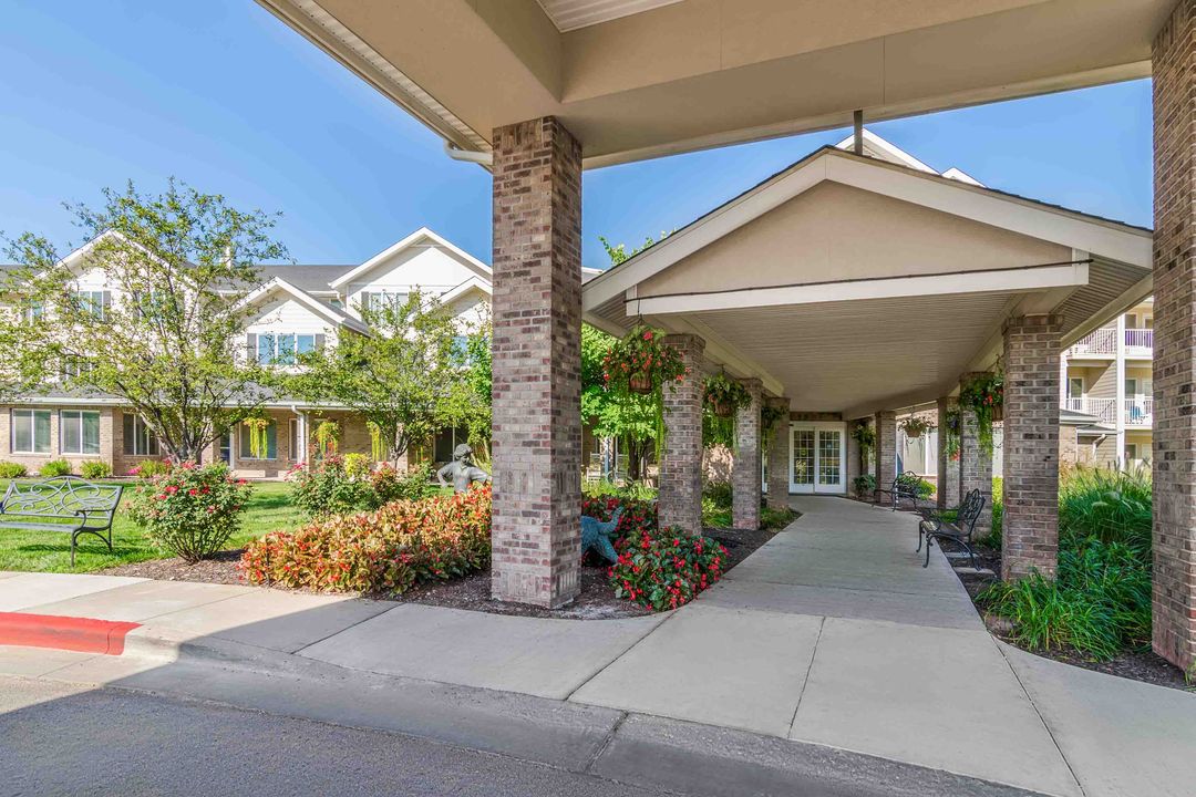 THE BEST 8 Independent Living Communities in Overland Park, KS Seniorly