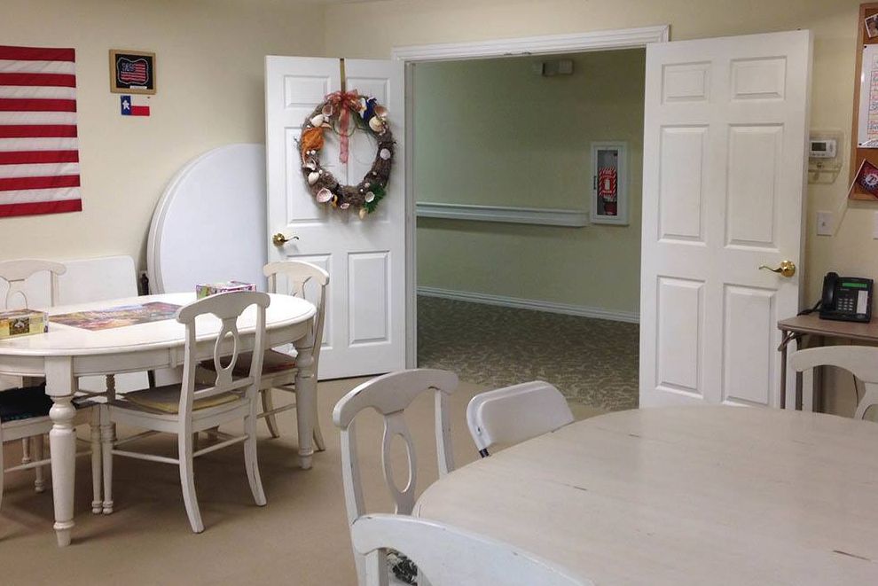 Rambling Oaks Courtyard Assisted Living Residence 3