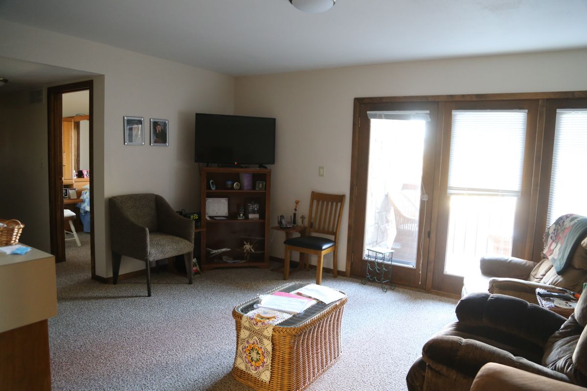 Cumbernauld Village (UPDATED) Get Pricing & See 75 Photos in Winfield, KS