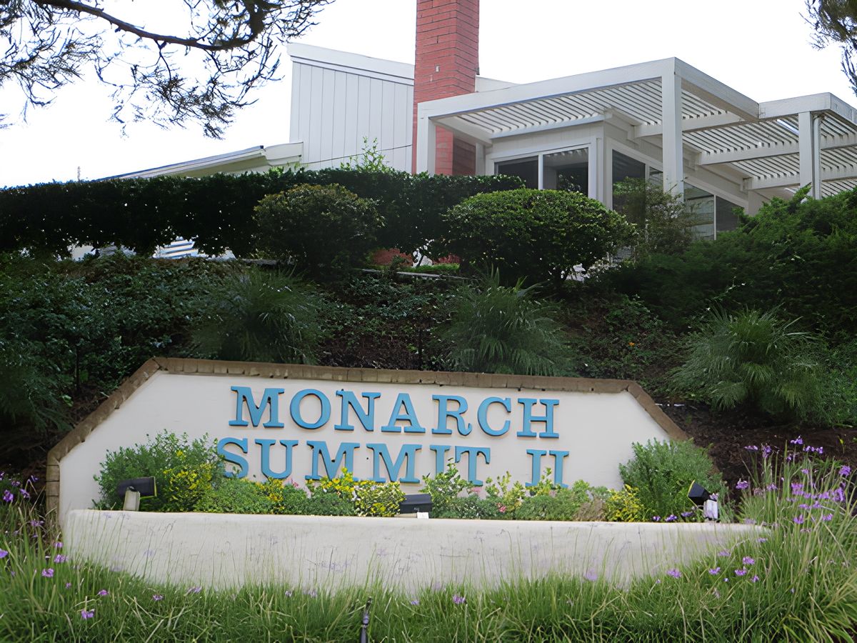 Monarch Summit II 3