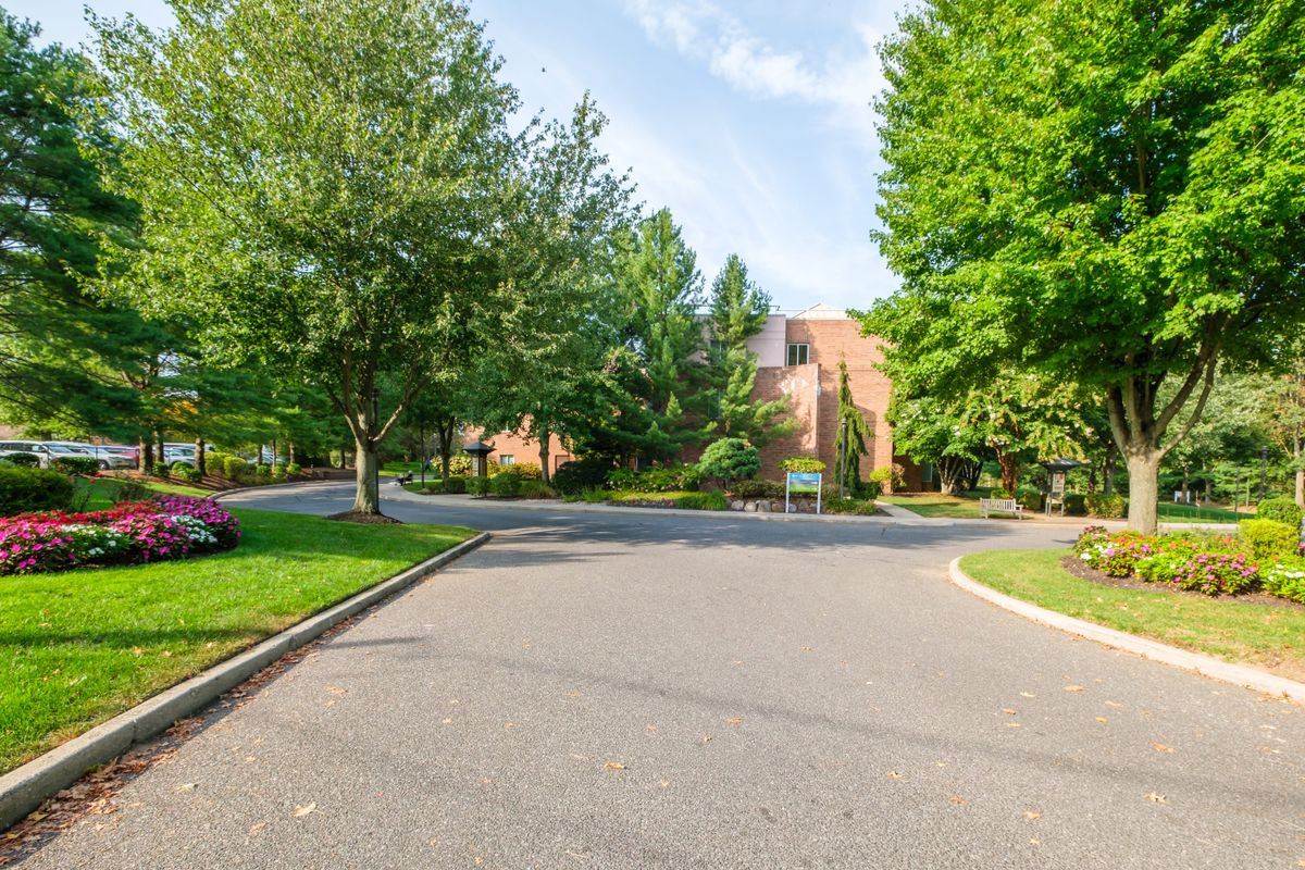 Gurwin Jewish Fay J. Lindner Residence 1