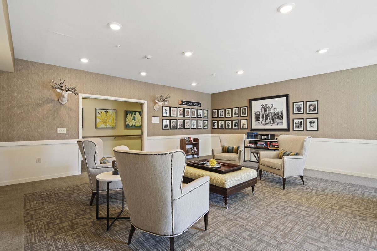Senior living community at The Waters On 50th featuring elegant home decor and furniture.