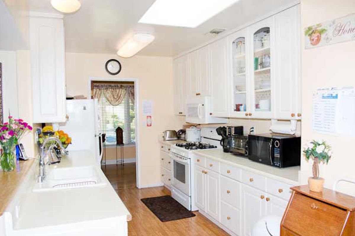 Mom & Dad's House (UPDATED) Get Pricing, See 9 Photos