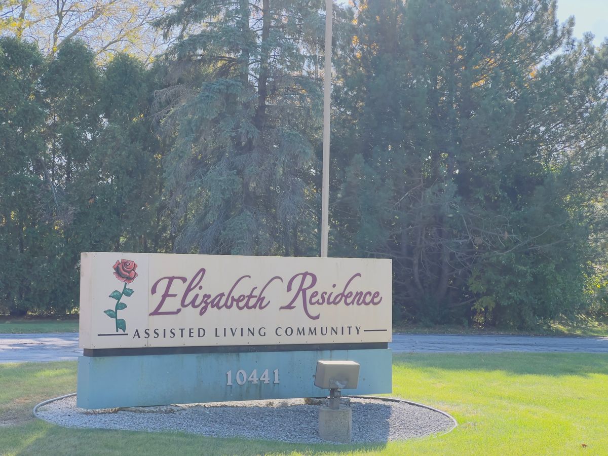 Elizabeth Residence Oak Creek 5