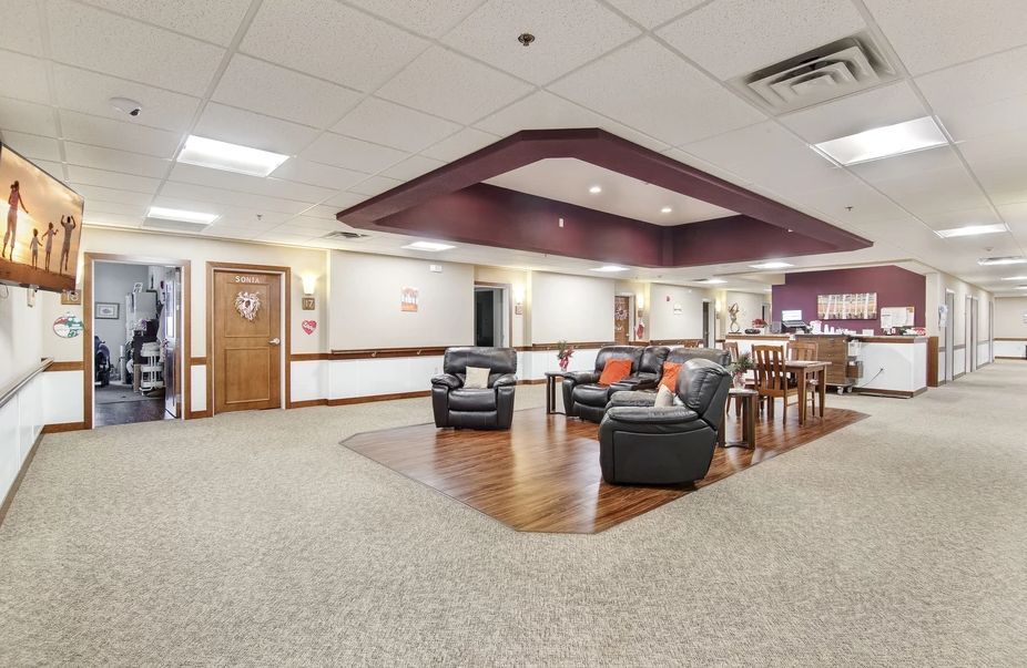 Suite Living Senior Care - Vadnais Heights, Vadnais Heights, MN 10
