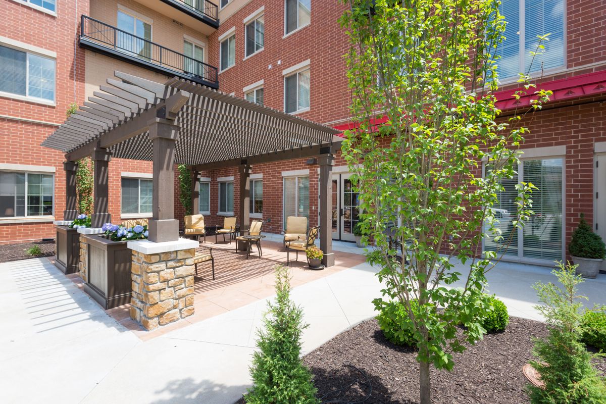 Creve Coeur Assisted Living And Memory Care 1
