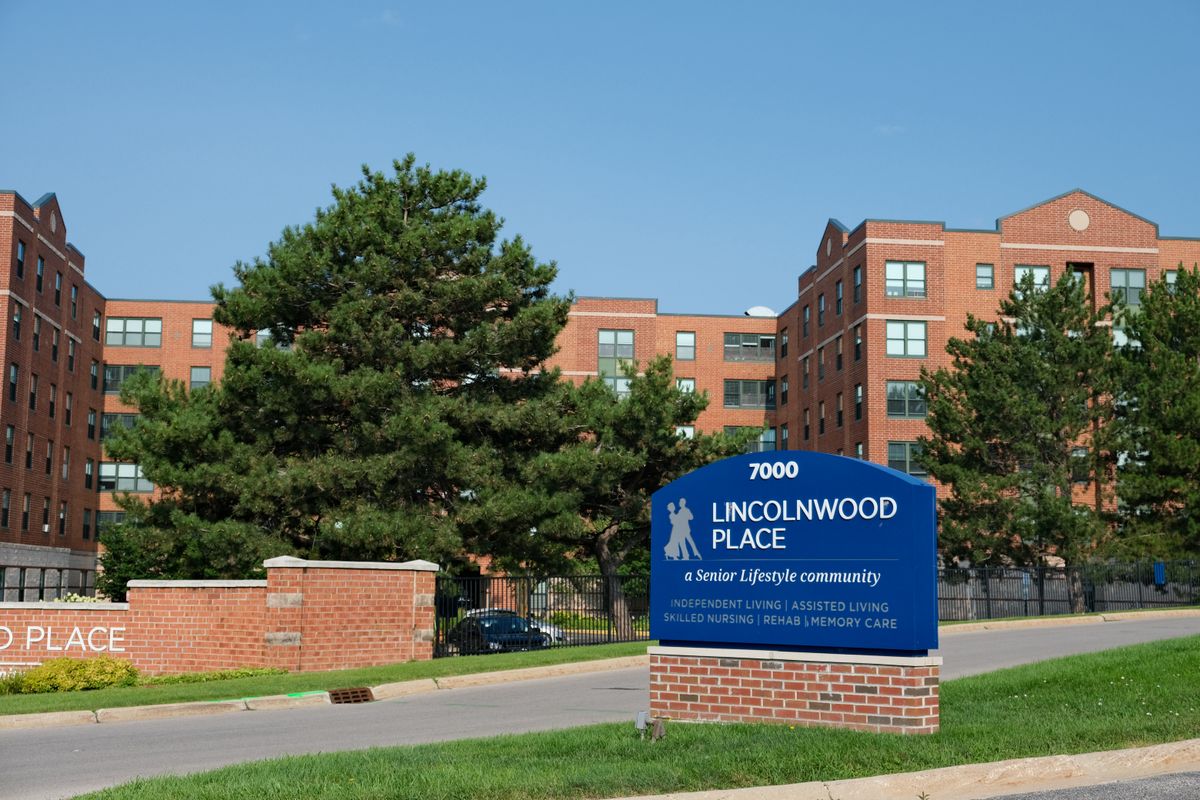 Lincolnwood Place 5