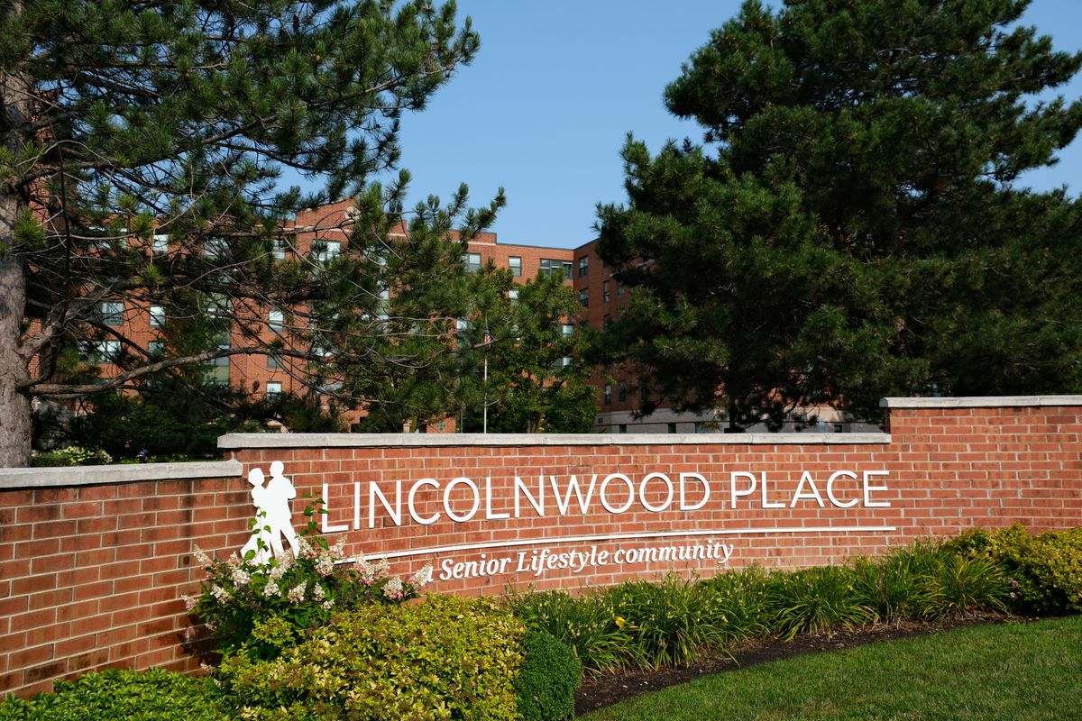 Lincolnwood Place 3