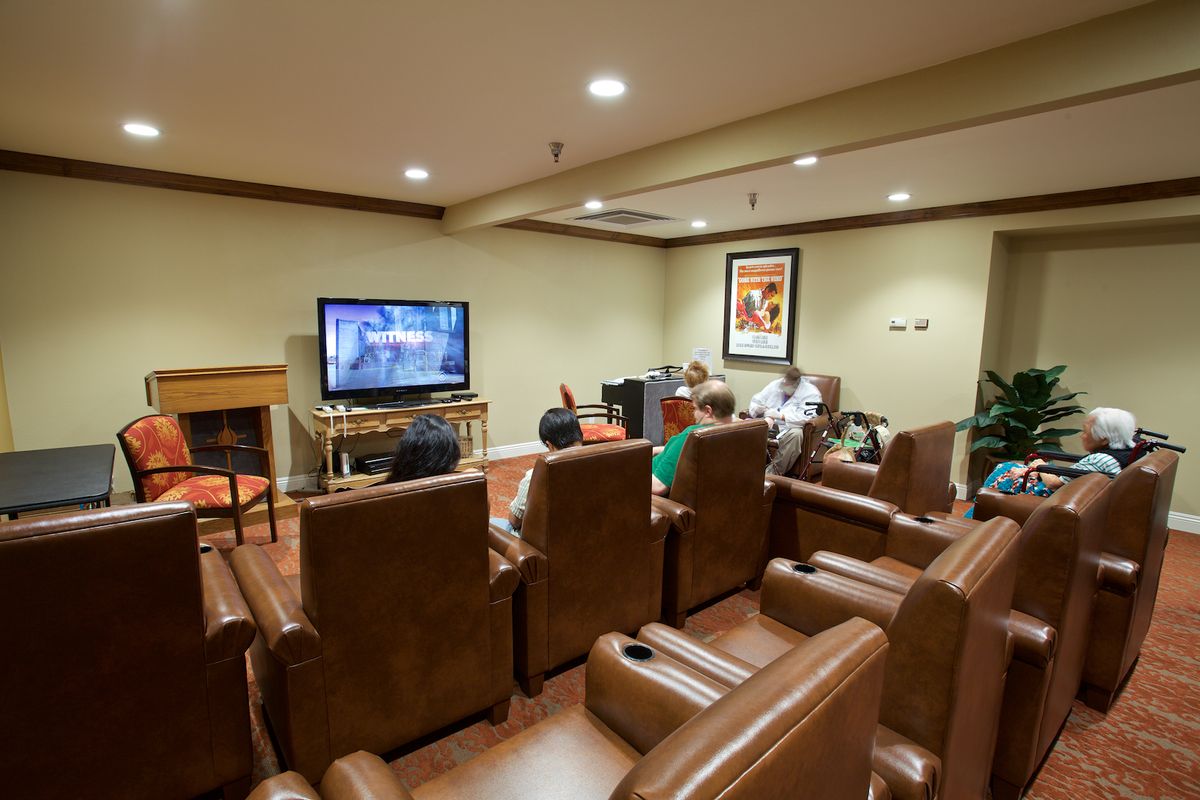 Pacifica Senior Living Escondido 4