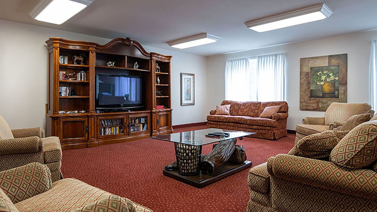 Holiday Maple Suites (UPDATED) Get Pricing, See 52 Photos & See Floor
