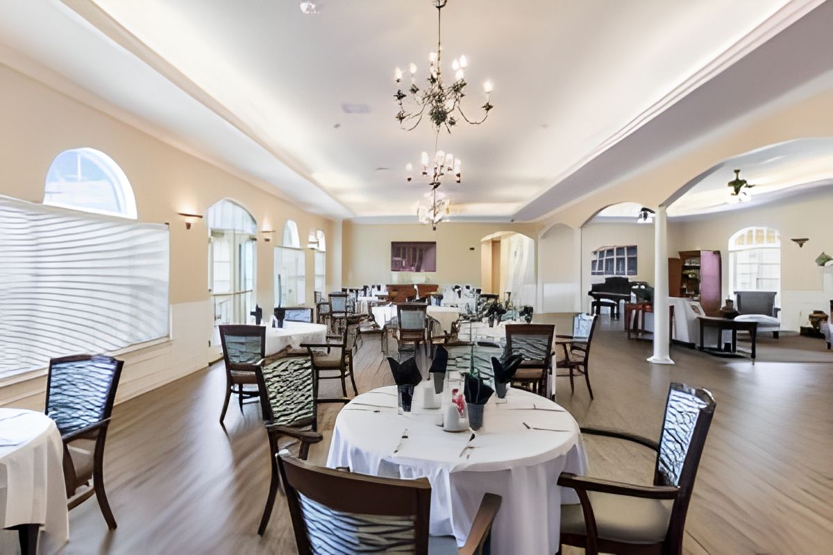Charter Senior Living Of Hermitage 4