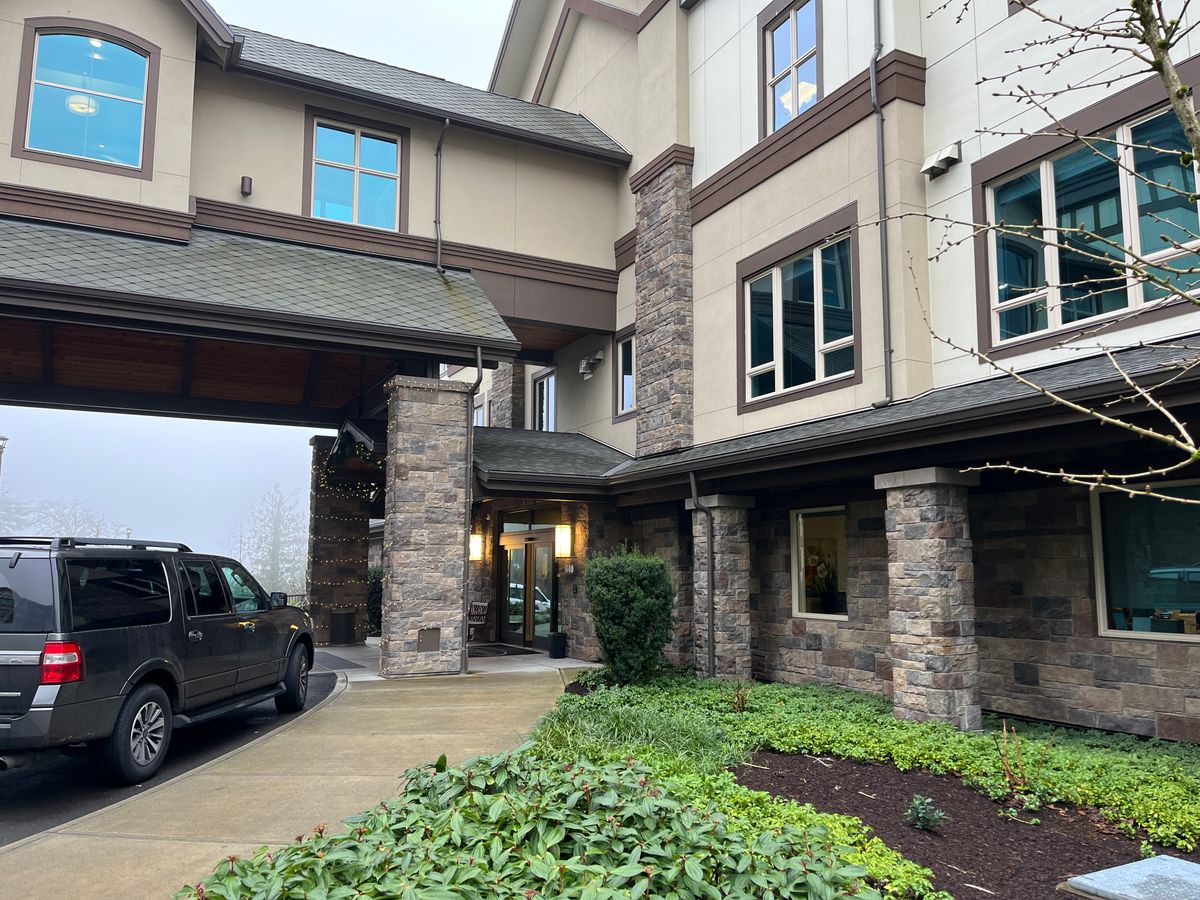 Touchmark In The West Hills (UPDATED) - Get Pricing, See 24 Photos ...