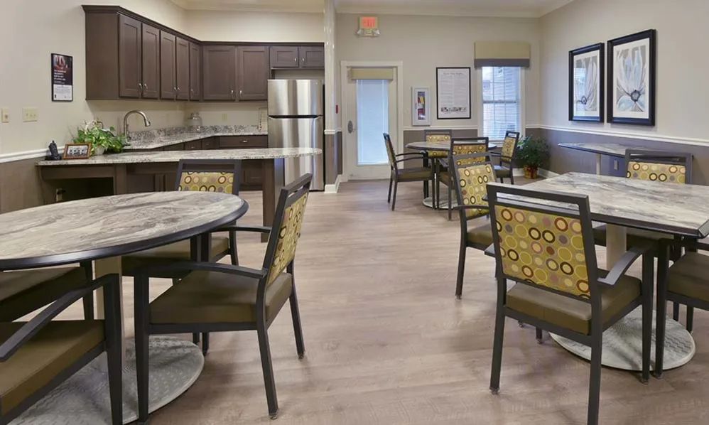 Foxberry Terrace Assisted Living By Americare, Webb City, MO  16