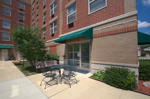 Senior Suites Jefferson Park 5