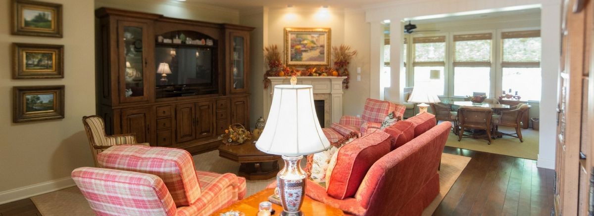 Interior design of a living room at Shannondale of Maryville senior living community.