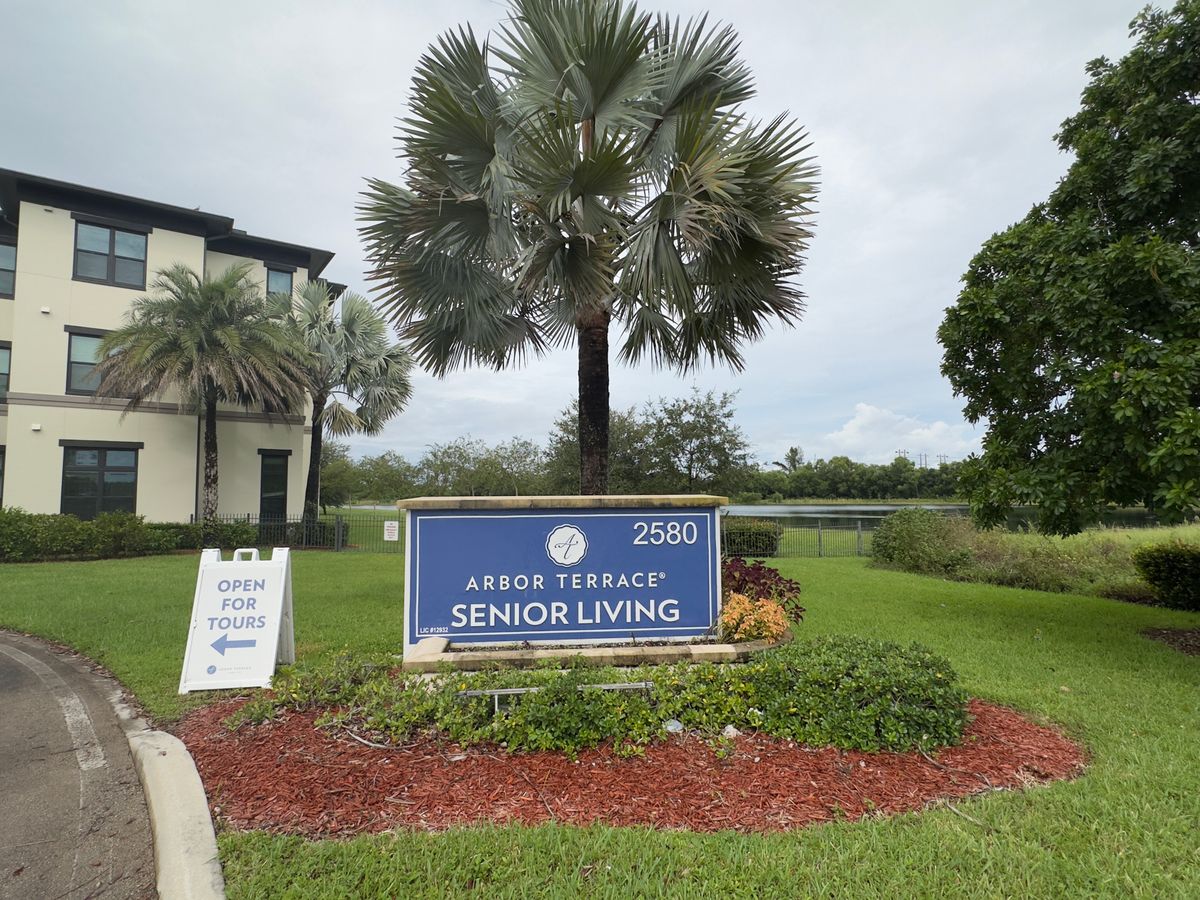 Arbor Terrace At Cooper City 4