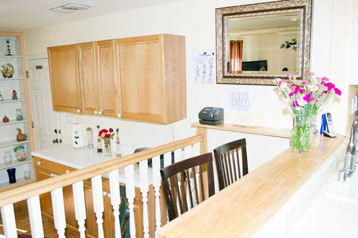 Mom & Dad's House (UPDATED) - Get Pricing, See 9 Photos & Read Reviews ...