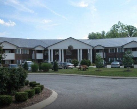 Suburban senior living community, Richland Place, featuring modern architecture, housing, and transportation.