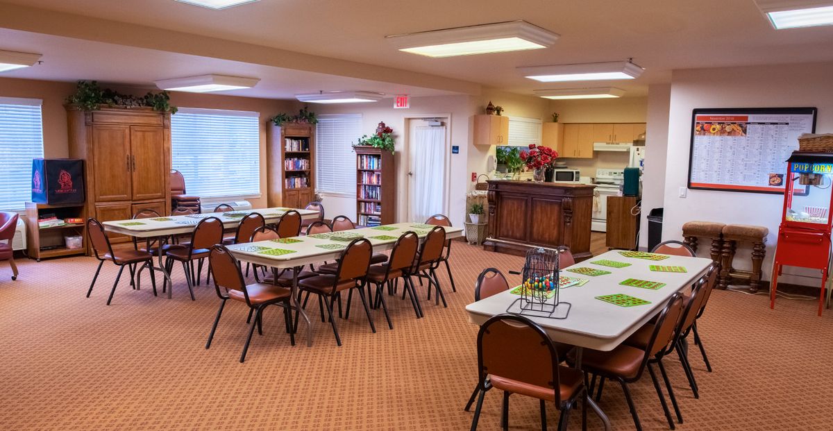 Holiday Jackson Oaks (UPDATED) Get Pricing, See 41 Photos & See Floor