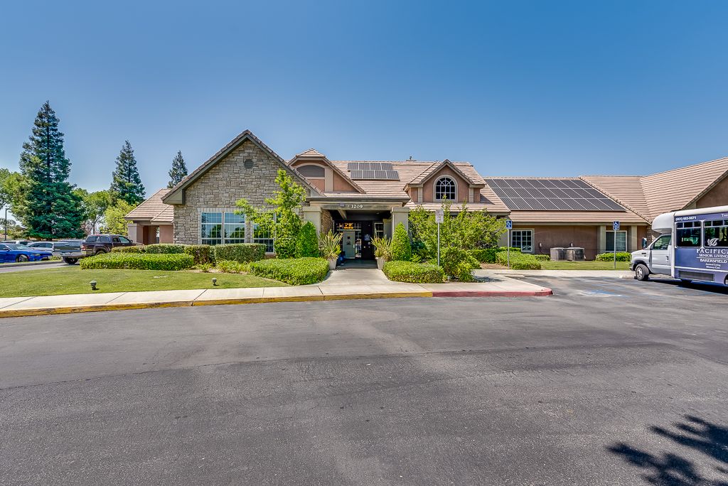 Pacifica Senior Living Bakersfield 3