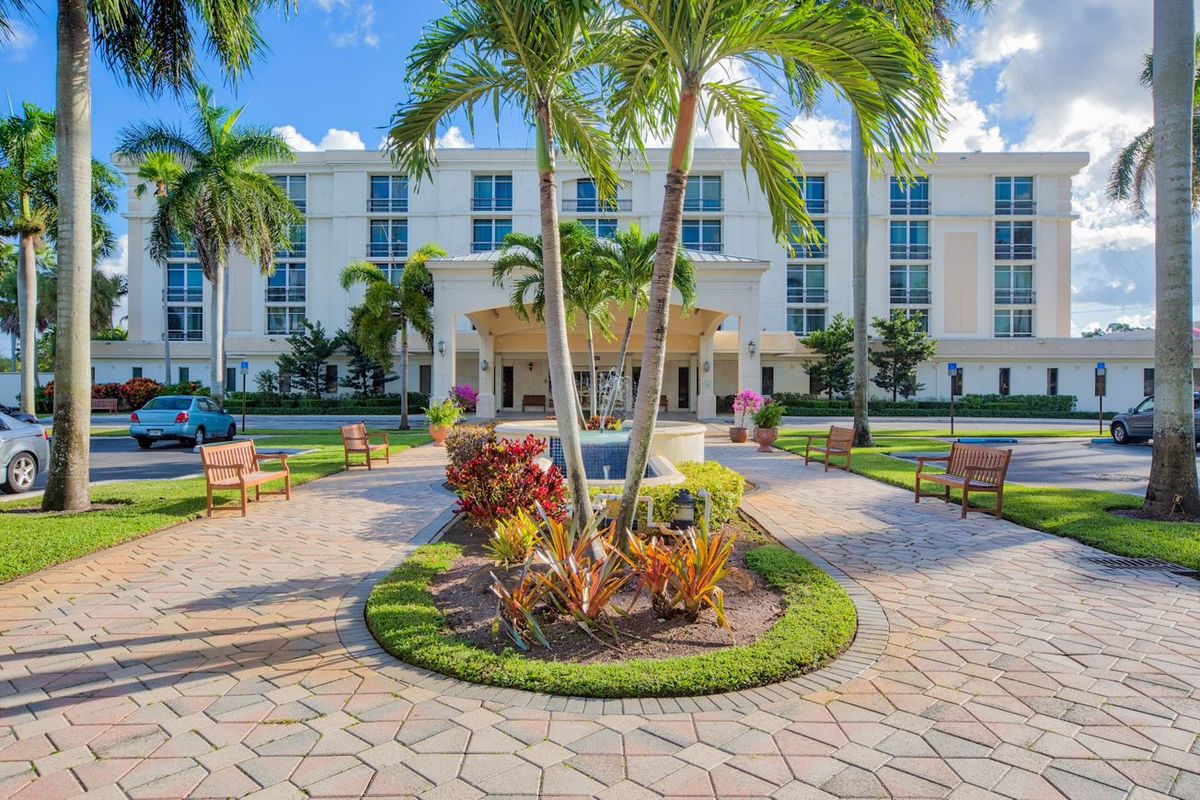 The Peninsula Assisted Living & Memory Care, Hollywood , FL 2