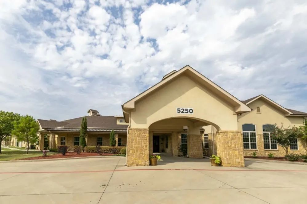 Lakeshore Assisted Living and Memory Care 1