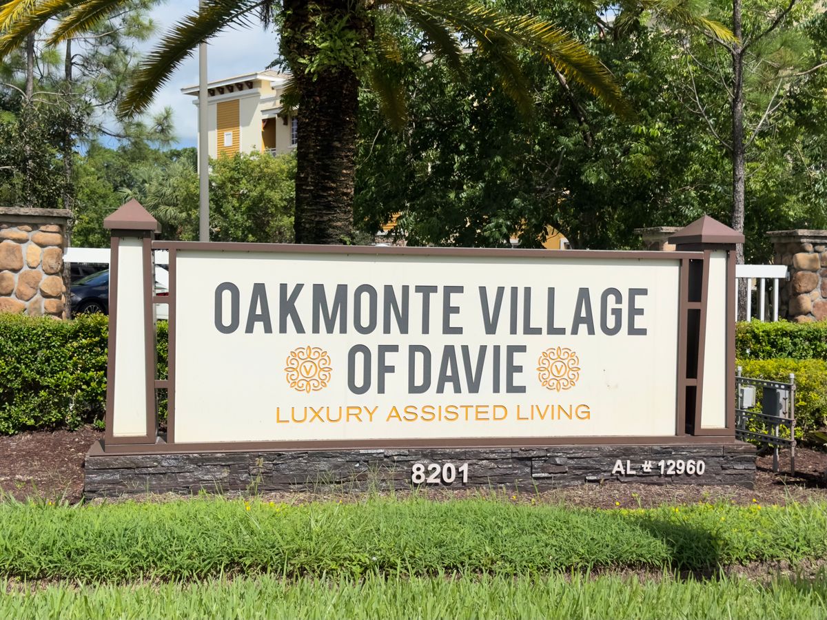 Oakmonte Village of Davie 4