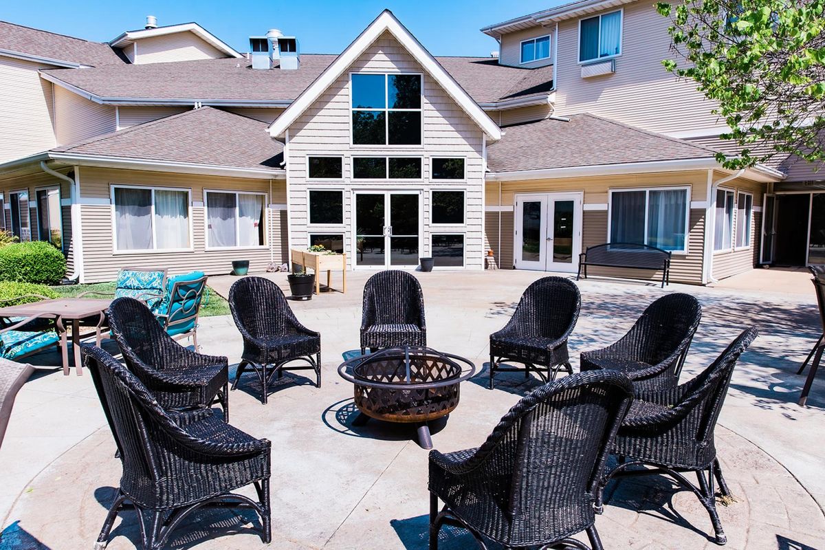 College View Manor (UPDATED) Get Pricing, See 54 Photos & See Floor