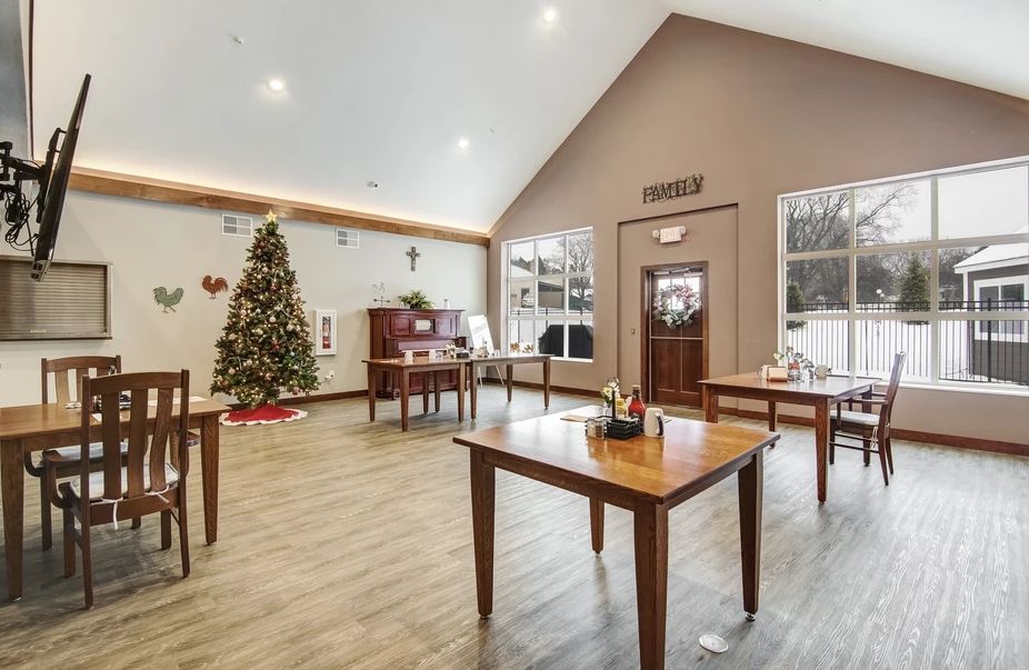 Suite Living Senior Care - Vadnais Heights, Vadnais Heights, MN 2