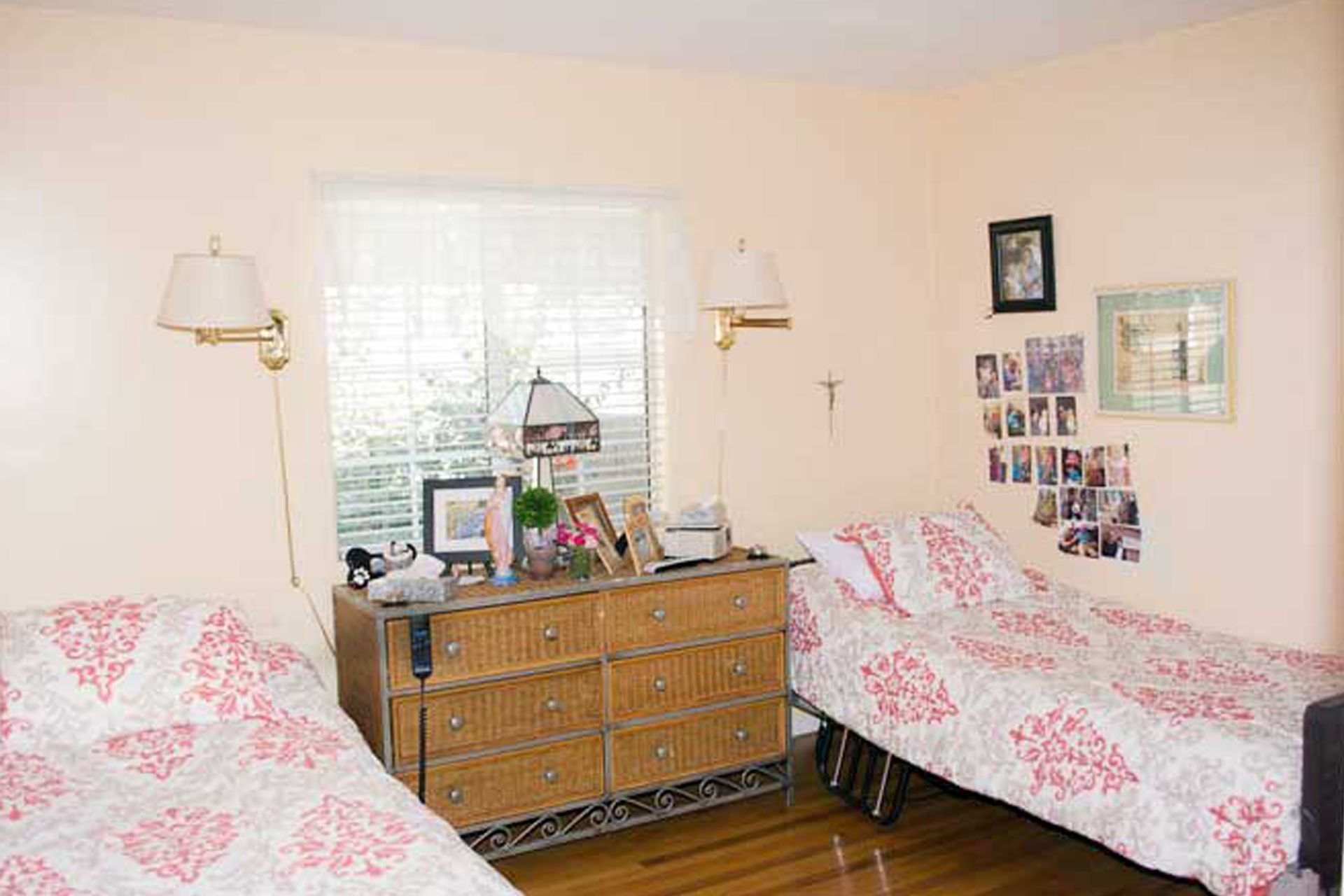 Mom & Dad's House (UPDATED) - Pricing, 10 Photos & Reviews in Lakewood, CA