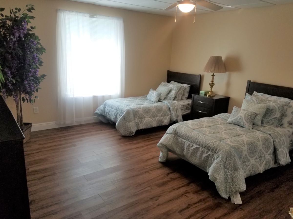Palm's Edge Assisted Living And Memory Care 2