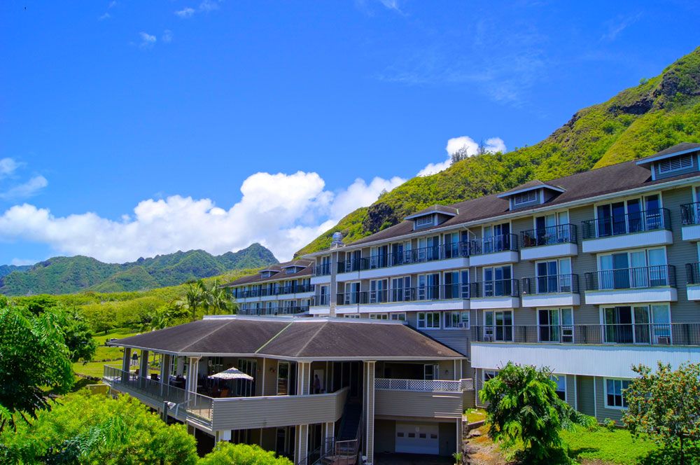 Senior living community, Oceanside Hawaii Assisted Living & Memory Care, amidst nature.